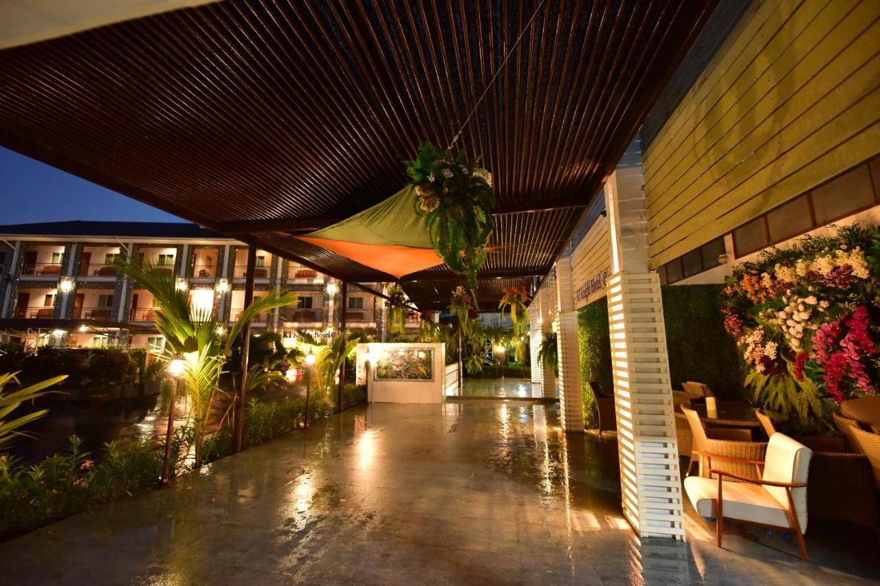Kt Knight Hotel Surin Bagian luar foto